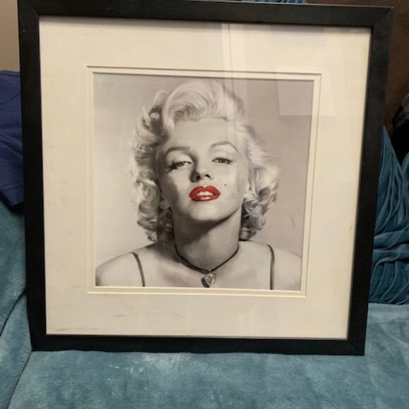 Marilyn Monroe  Home trends portrait framed (14x14) - Picture 2 of 3